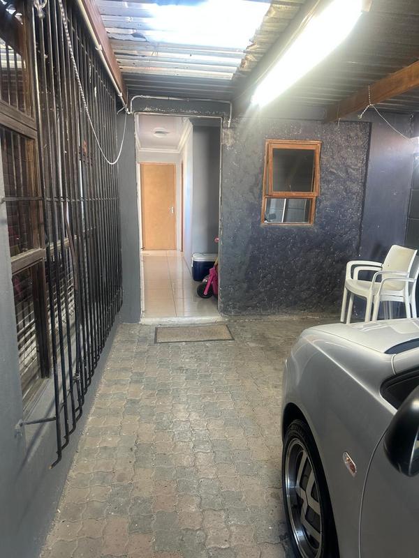 5 Bedroom Property for Sale in Manenberg Western Cape